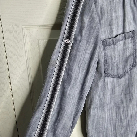 Cloth & Stone Anthro Size S Shirt Gray Chambray Tencell Split Back Roll Tab - Picture 3 of 7
